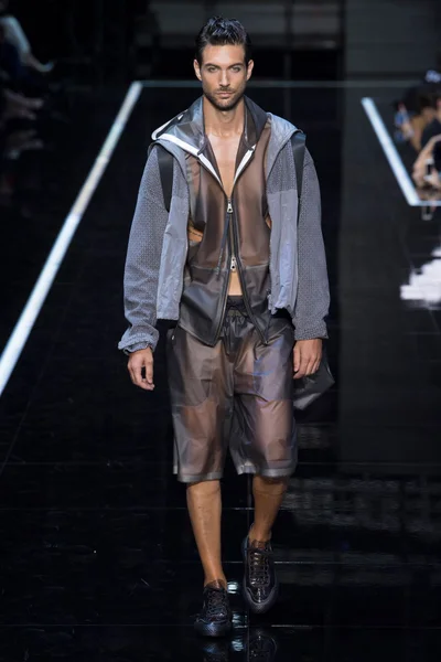Look 9